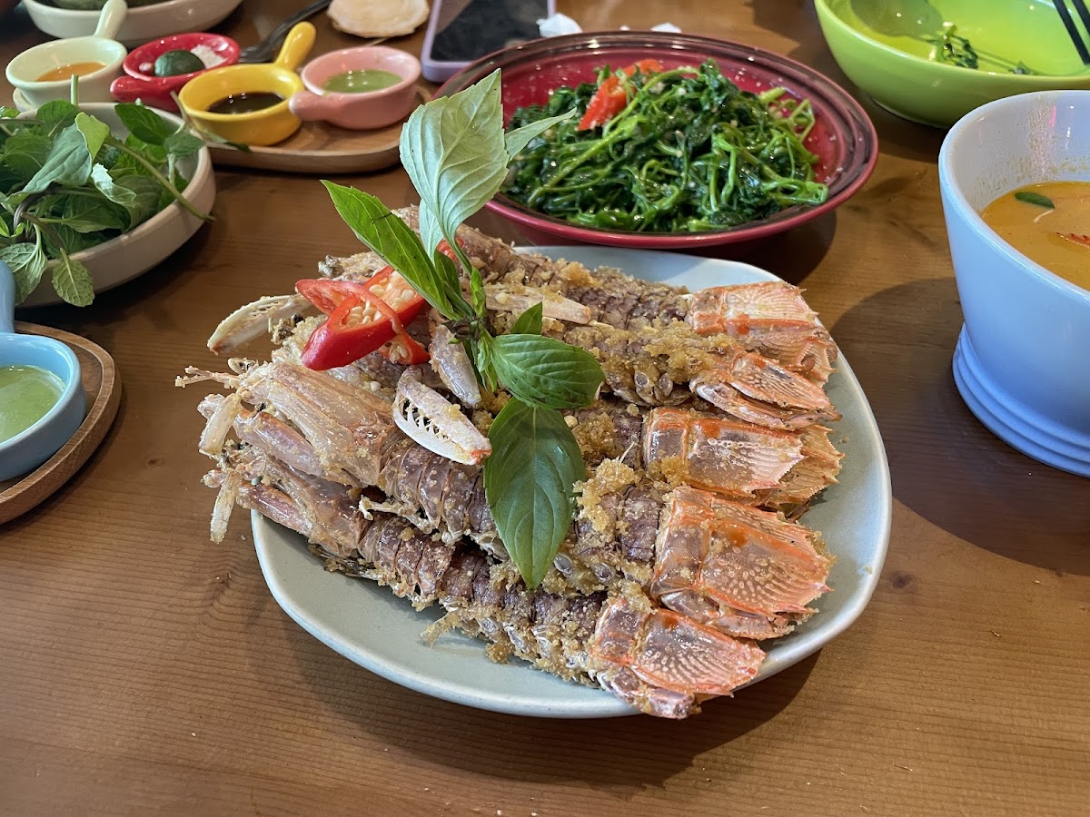 Nha Hang Hai San Tomato-3